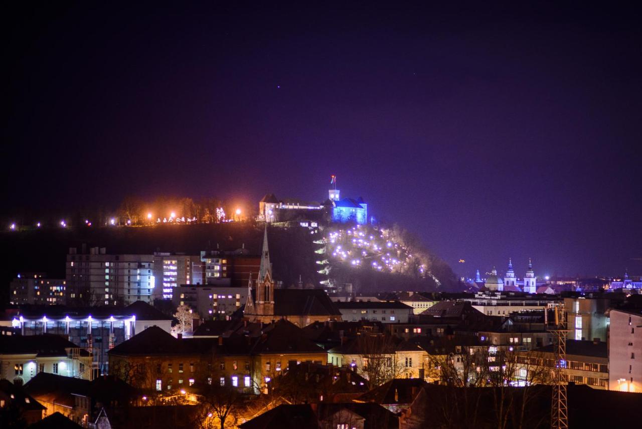 Slovenia Crib Ljubljana Buitenkant foto